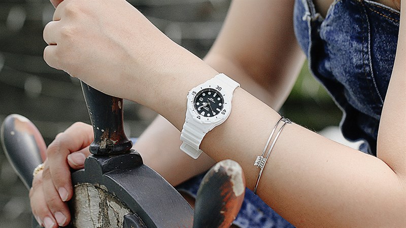 Đồng hồ Nữ Casio LRW-200H-1EVDF Đồng hồ Nữ Casio LRW-200H-1EVDF