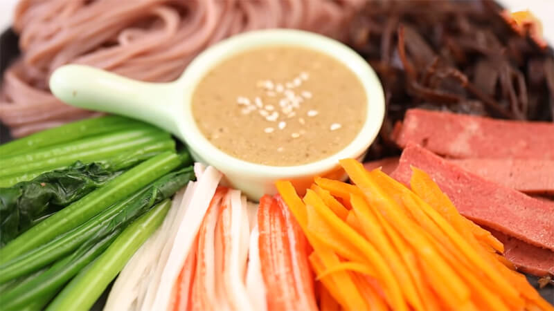 How to make delicious, easy-to-make brown rice noodles with vegetables