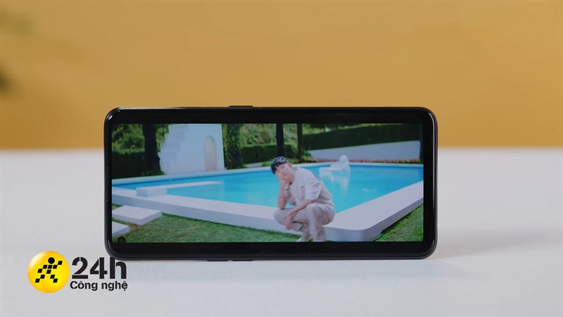 Màn hình của OPPO Reno6 Z 5G đạt các chứng nhận của Netflix HD và Amazon Prime video HD. Màn hình của OPPO Reno6 Z 5G đạt các chứng nhận của Netflix HD và Amazon Prime video HD.