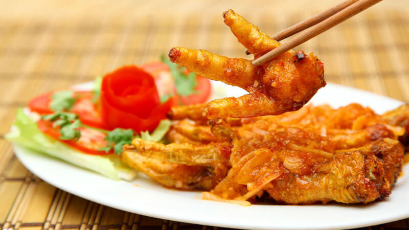 How to make fried chicken feet with garlic chili sauce, spicy and crunchy