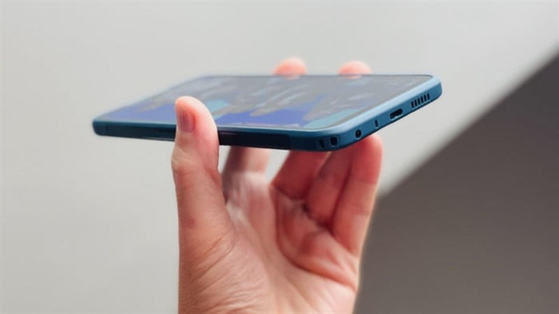 Cạnh dưới của Nokia XR20. Cạnh dưới của Nokia XR20.