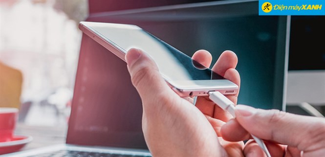 Sạc điện thoại từ laptop ngay cả khi đang ở chế độ ngủ