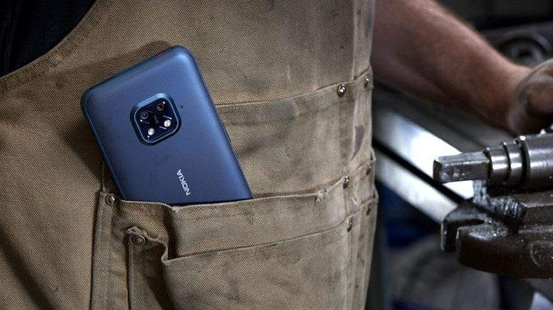 Thử nghiệm độ bền Nokia XR20 Thử nghiệm độ bền Nokia XR20