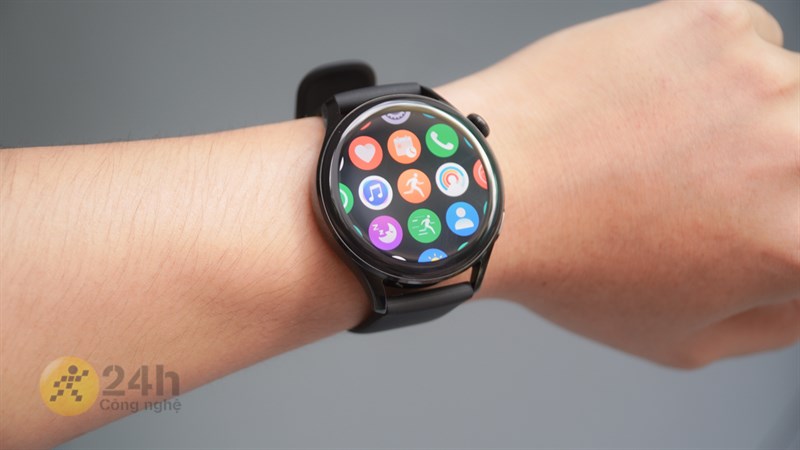 Tương tự trên các thiết bị khác, Huawei Watch 3 LTE vẫn hỗ trợ chụp ảnh từ xa