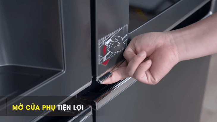 Review tủ lạnh LG Inverter InstaView Door-in-Door 601 lít GR-X247MC > Cửa phụ được mở một cách tiện lợi và nhanh chóng.