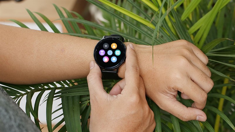 Samsung Galaxy Watch giảm sốc