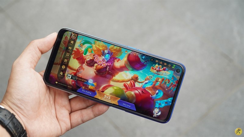 OPPO A54 có thể chơi được nhiều tựa game hot ở mức đồ họa trung bình OPPO A54 có thể chơi được nhiều tựa game hot ở mức đồ họa trung bình
