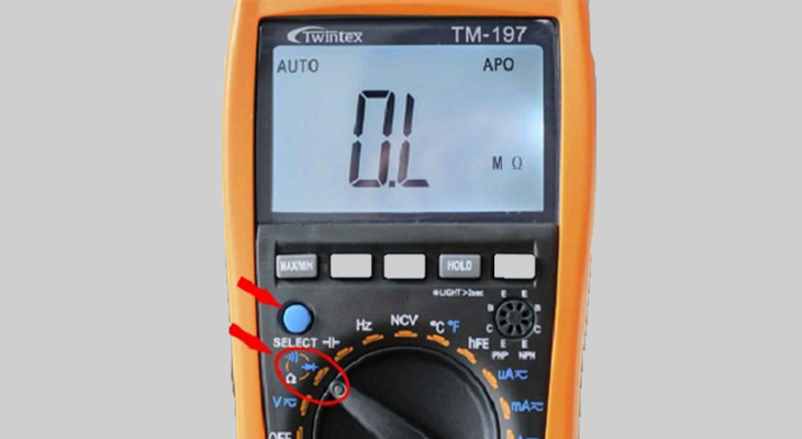 Di chuyển núm về vị trí đo điện trở/đo đi-ốt/thông mạch