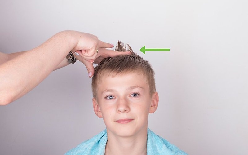 Cách cắt tóc cho bé trai chuẩn đẹp đơn giản tại nhà