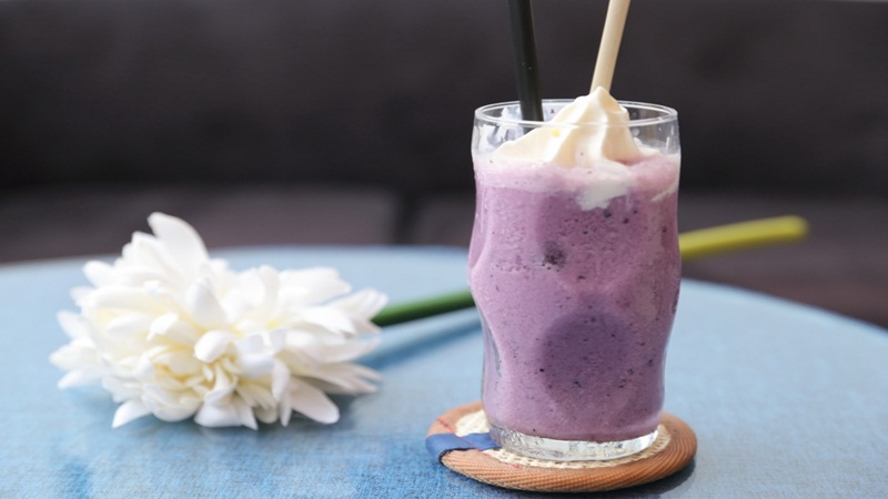 How to make iced yogurt with blueberry flavor is new, delicious, and very cool