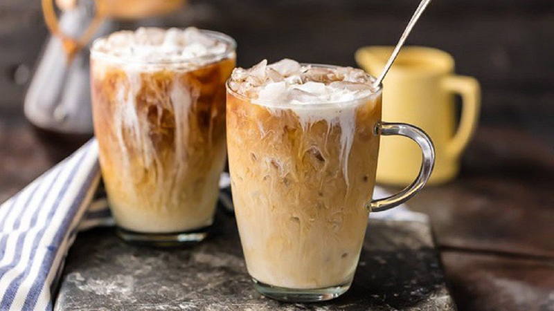 Cách pha một ly cà phê cốt dừa