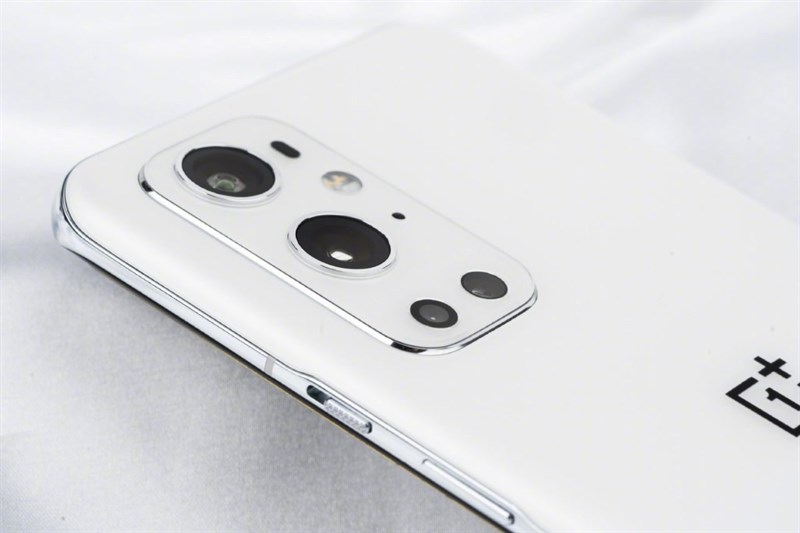 OnePlus 9 Pro màu Matte White