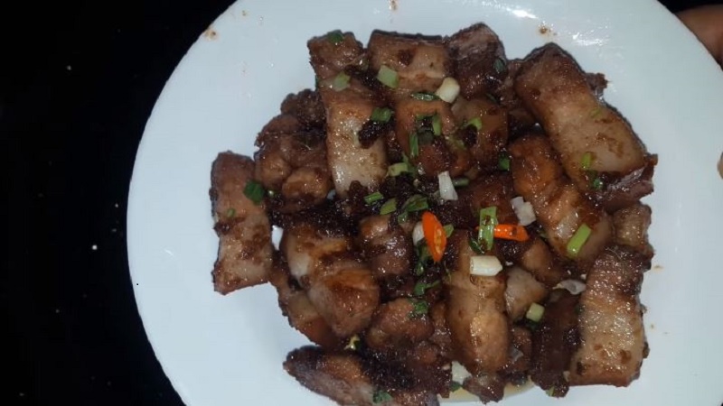 How to make fried meat with shrimp paste with rich flavor, very good for rice