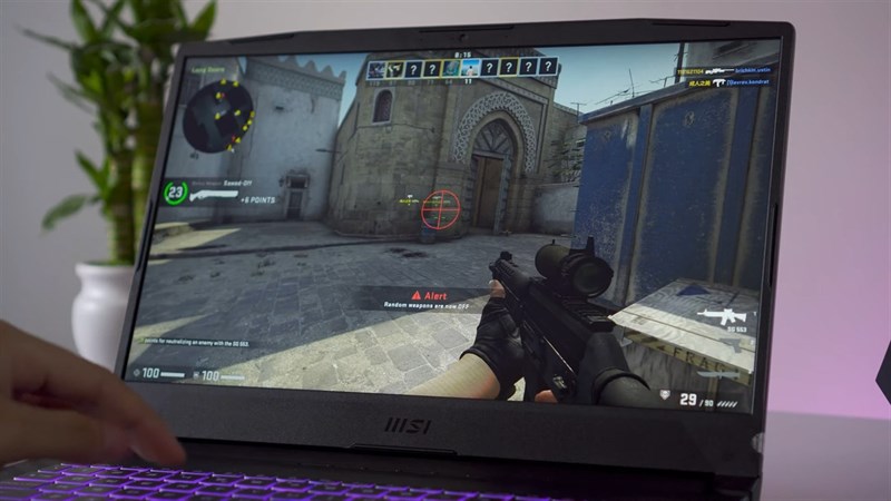 Trải nghiệm chiến game trên màn hình 144 Hz thực sự rất đã. Nguồn Laptop Media.