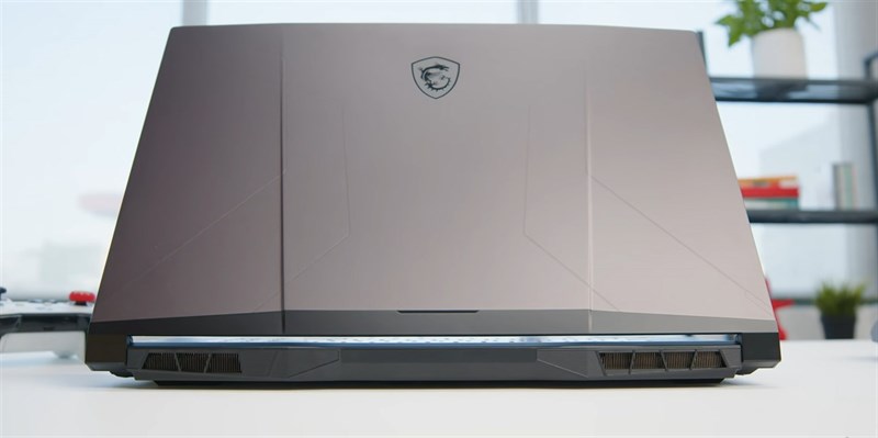 Khe tản nhiệt của MSI Pulse GL76. Nguồn: Laptop Media.