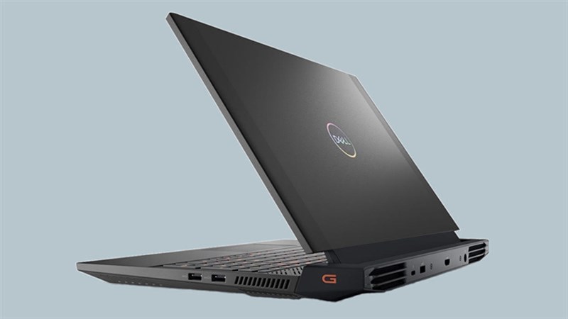 Dell Gaming G15 5511 có thiết kế mạnh mẽ đậm chất gaming với nhiều nét nổi bật.