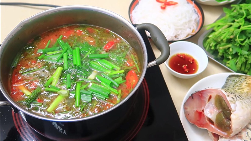 How to make sweet and delicious carp hot pot, not fishy, very nutritious