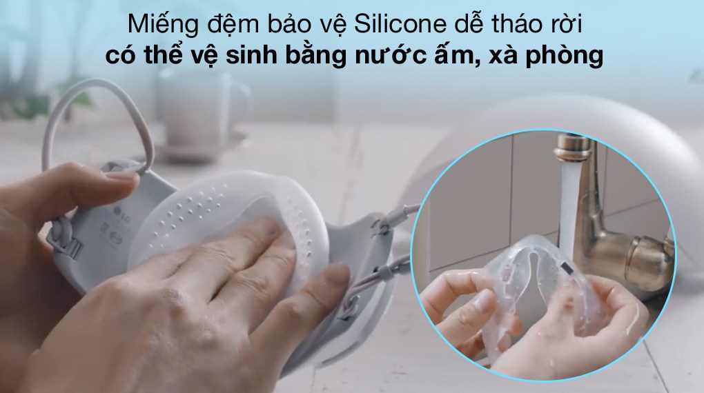 Bạn nên thường xuyên tháo rời và vệ sinh miếng đệm bằng nước sạch và chất tẩy rửa an toàn