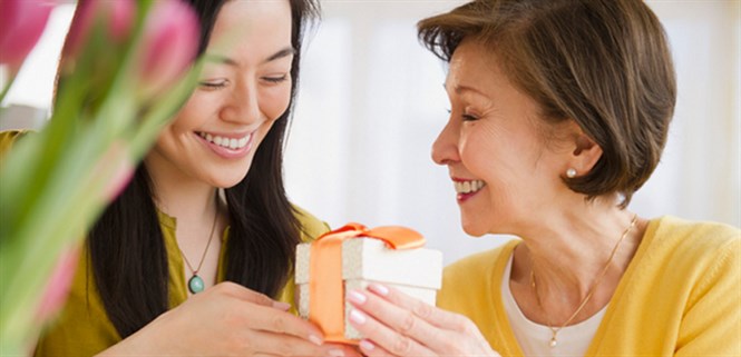 27+ món quà sinh nhật cho mẹ chồng nào cũng thích, nàng dâu không nên bỏ qua