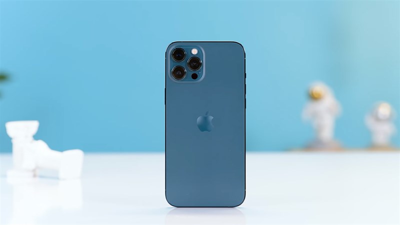Đồng hành mùa dịch, iPhone 12 Pro Max giảm giá tất tay ngon hết sảy