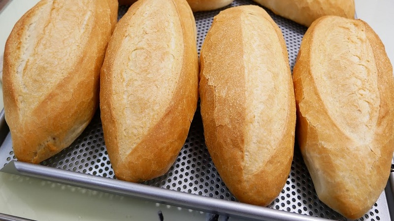 Cách làm bánh mì đặc ruột thơm ngon giòn xốp tại nhà đơn giản