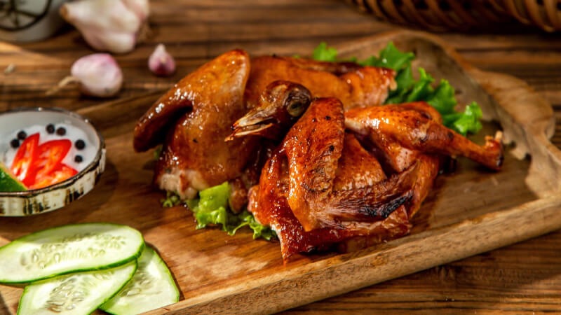 How to make delicious and nutritious fried pigeons with honey and lemon leaves at home