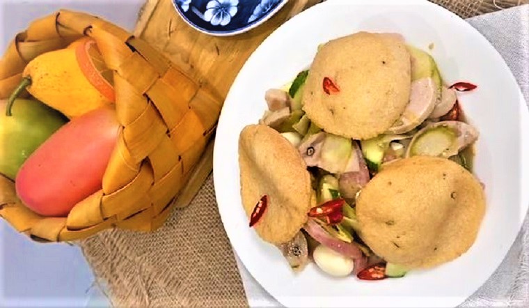 Cách làm nem chả trộn cóc non trứng cút “dã chiến” tại nhà