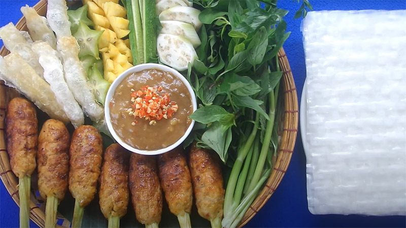 Gà bọc sả sốt tương