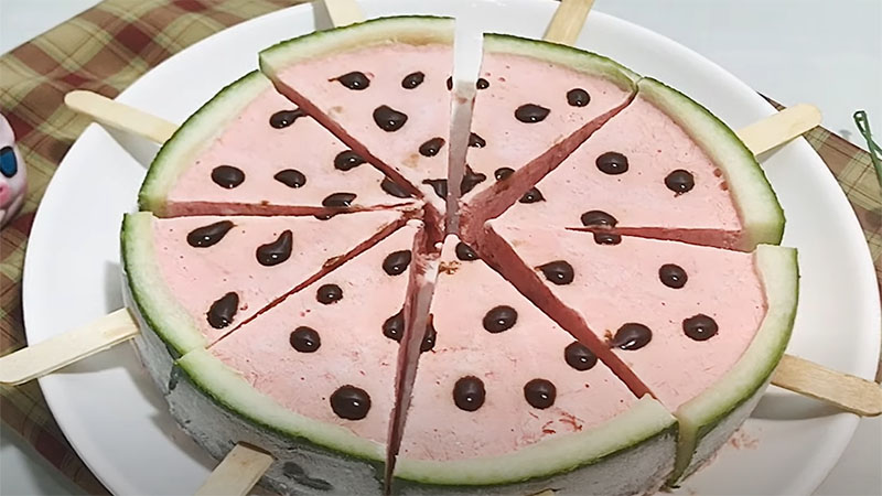 How to make delicious and cool yogurt watermelon ice cream