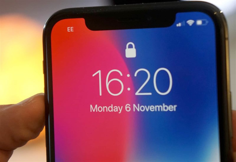 Điểm đặc trưng trên cả 2 smartphone này là phần notch tai thỏ quen thuộc.