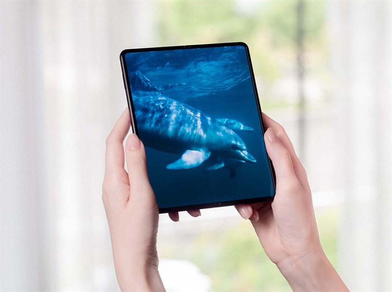 Galaxy Z Fold3 ra mắt: Trang bị camera selfie ẩn, hỗ trợ IPX8, giá tốt