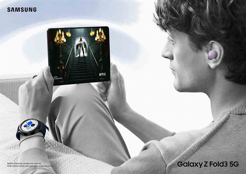 Galaxy Z Fold3 ra mắt: Trang bị camera selfie ẩn, hỗ trợ IPX8, giá tốt