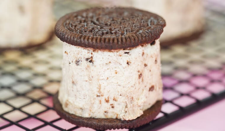 Cách làm bánh quy Oreo kẹp kem tươi thơm ngon mát lạnh