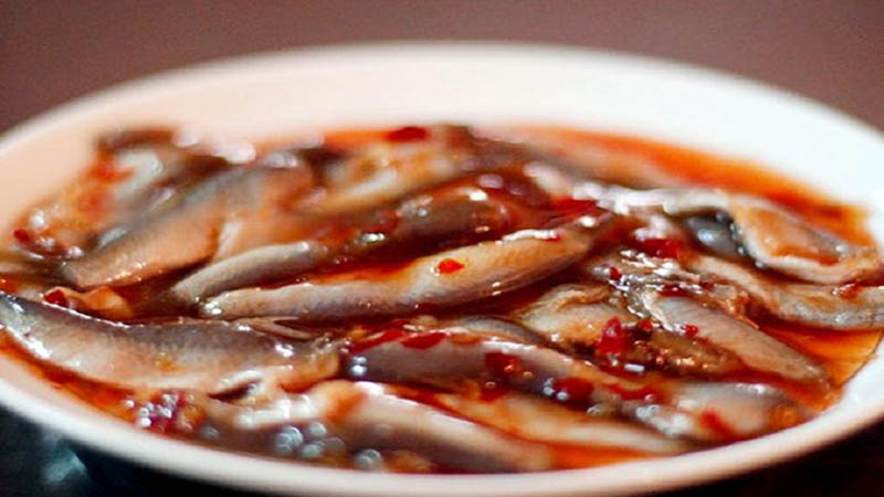 How to make delicious fish sauce at home