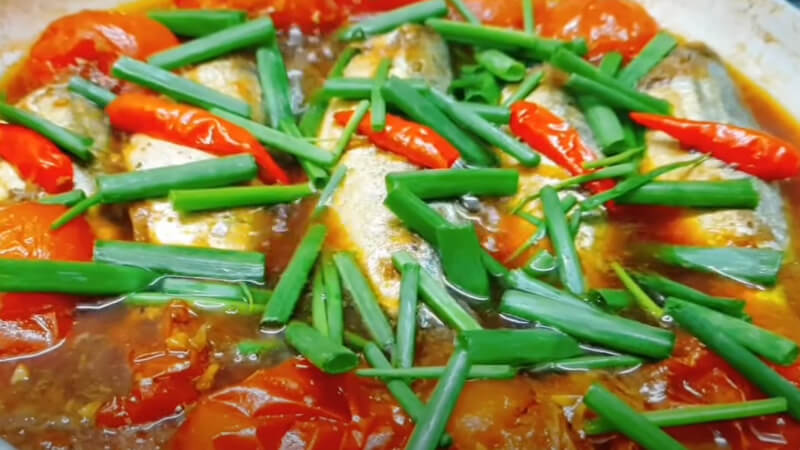 How to make delicious, bold and delicious tomato braised tilapia fish