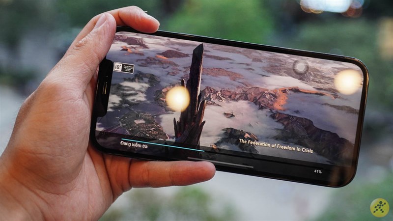 Màn hình OLED trên iPhone 12 Pro Max Màn hình OLED trên iPhone 12 Pro Max