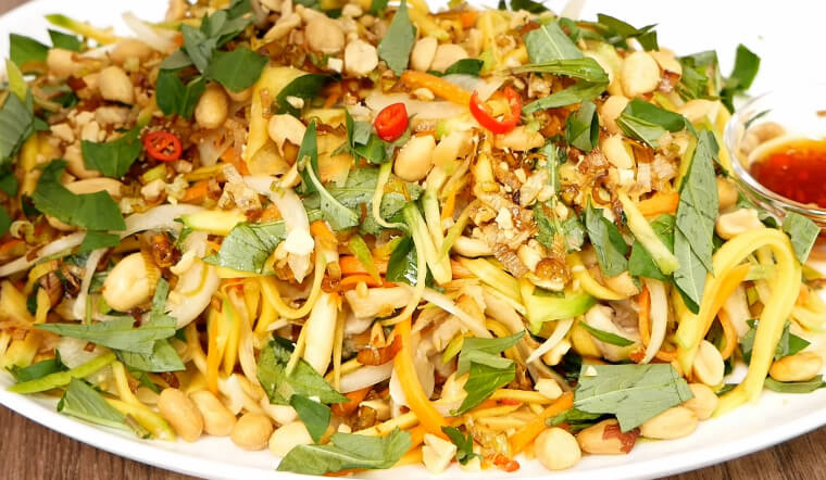 Hướng dẫn cách làm món gỏi xoài chay, giòn ngon hấp dẫn
