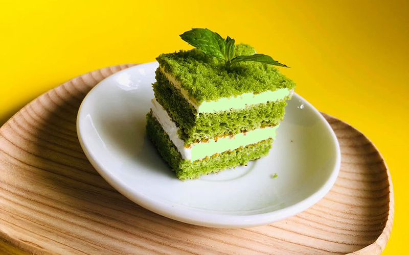 Bánh bông lan kem matcha Bánh bông lan kem matcha