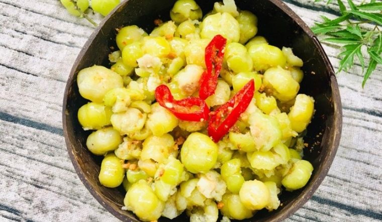 Cách làm chùm ruột xốc muối ớt vị chua cay, lạ miệng