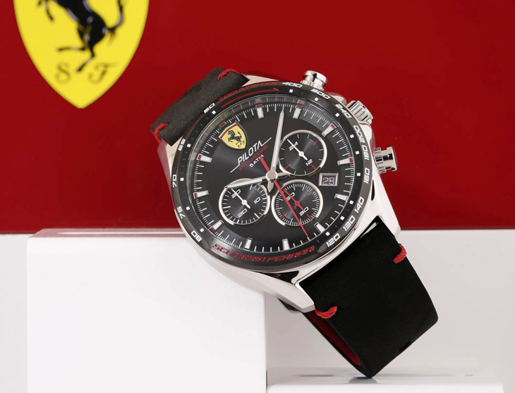  Đồng hồ Ferrari có dây đeo chủ yếu bằng da tổng hợp hoặc cao su