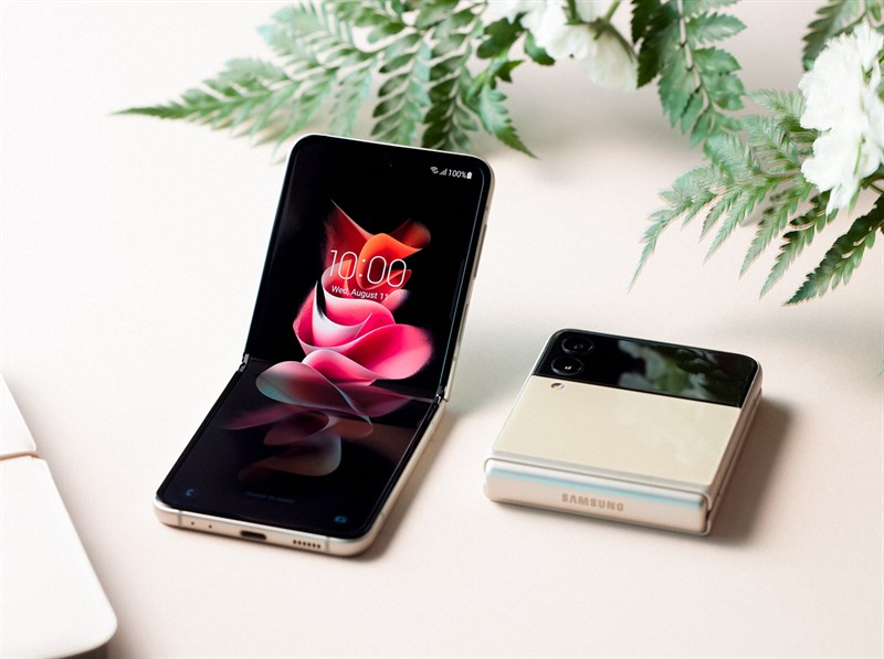 Galaxy Z Flip 3 5G với màn hình chính 6.7 inch