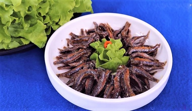 Bỏ túi cách làm cá cơm kho tiêu thơm ngon đậm đà cực 'hao cơm'
