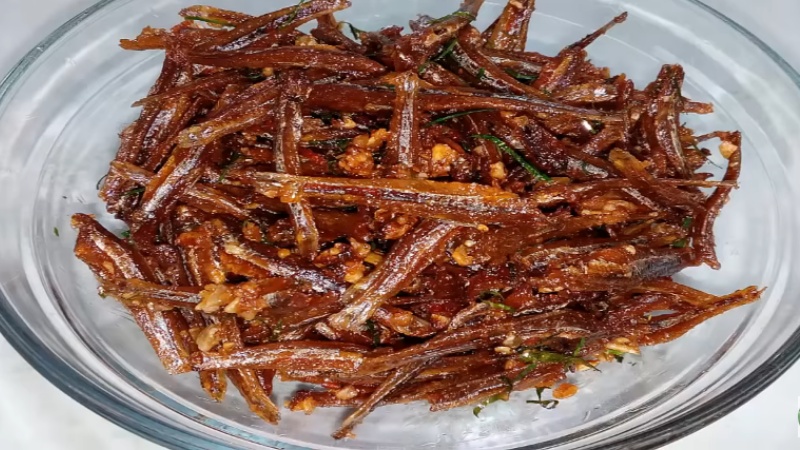 How to make sweet and sour fried anchovies delicious and delicious