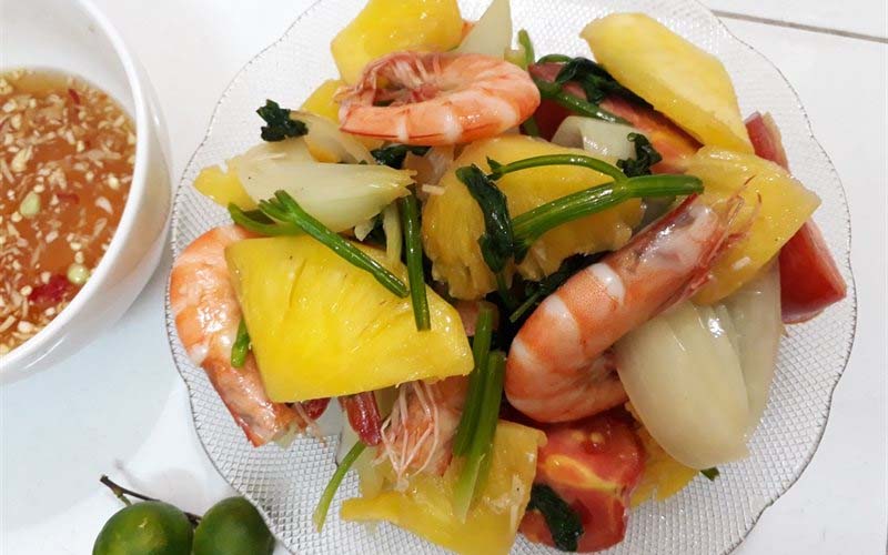 How to make sweet and sour pineapple fried shrimp, simple and delicious for the family