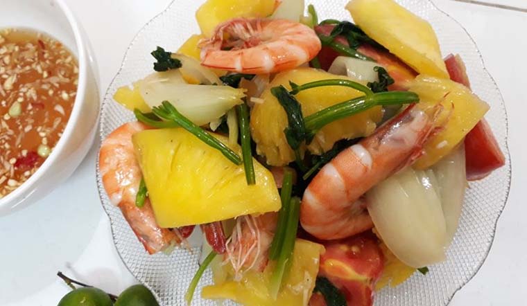 Cách làm tôm xào dứa chua ngọt, thơm ngon đơn giản cho gia đình