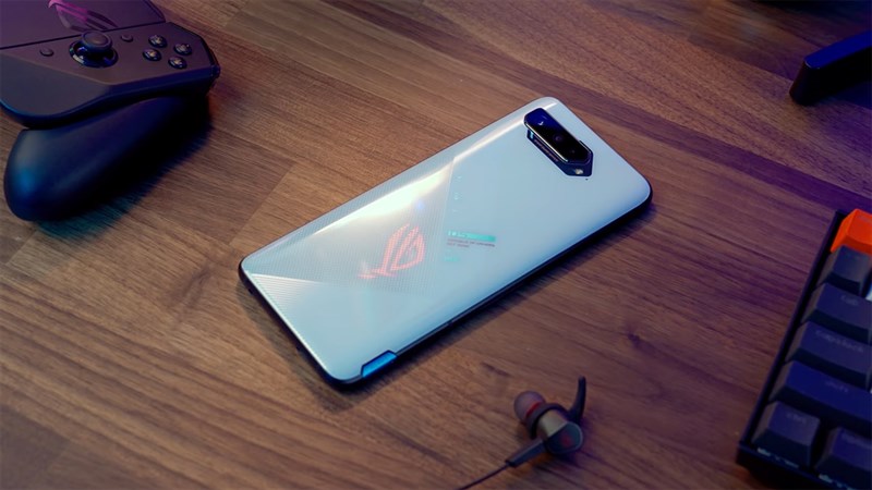 ROG Phone 5S có hiệu năng mạnh mẽ với Snapdragon 888+