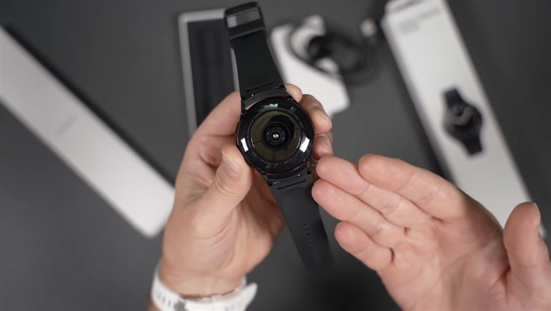 Mặt sau của Galaxy Watch4 Classic. Nguồn: Droid Life.