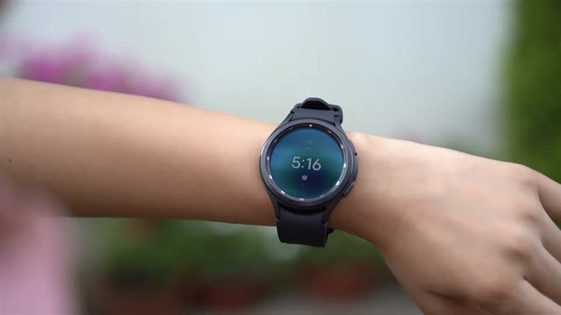 Samsung Galaxy Watch4 sẽ hỗ trợ được nhiều ứng dụng hơn nhờ vào việc sử dụng WearOS. Nguồn: GadgetByte.