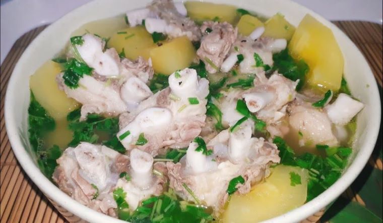 Cách làm món canh xương bò hầm đu đủ thơm ngon, bổ dưỡng