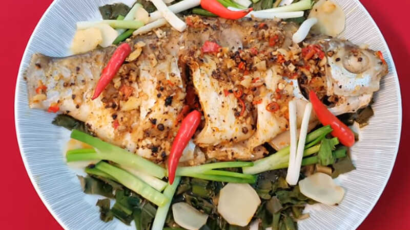 How to make steamed sesame fish with sweet beer and delicious meat at home